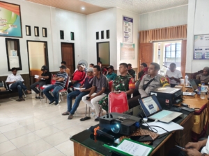 Babinsa Hadiri Pertemuan Konsultasi Masyarakat Pembangunan Embung di Desa Seminar Salit