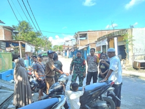 Babinsa dan Bhabinkamtibmas Dompu Ajak Warga Potu Jaga Kerukunan