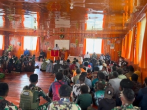 Satgas Yonif 743/PSY Pererat Persaudaraan Lewat Ibadah Minggu Bersama Jemaat Gereja Imanuel