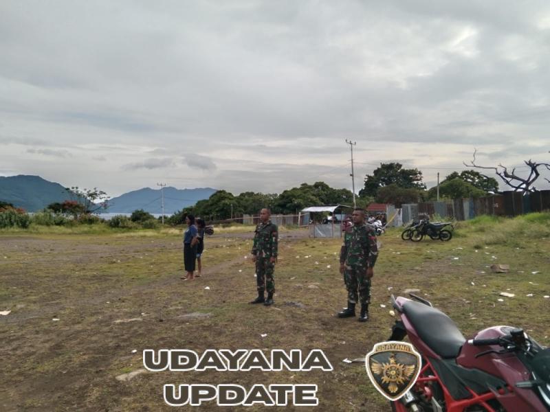 Babinsa Larantuka Amankan Pertandingan Liga Pelajar SLTA 2025 di Lapangan Ile Mandiri