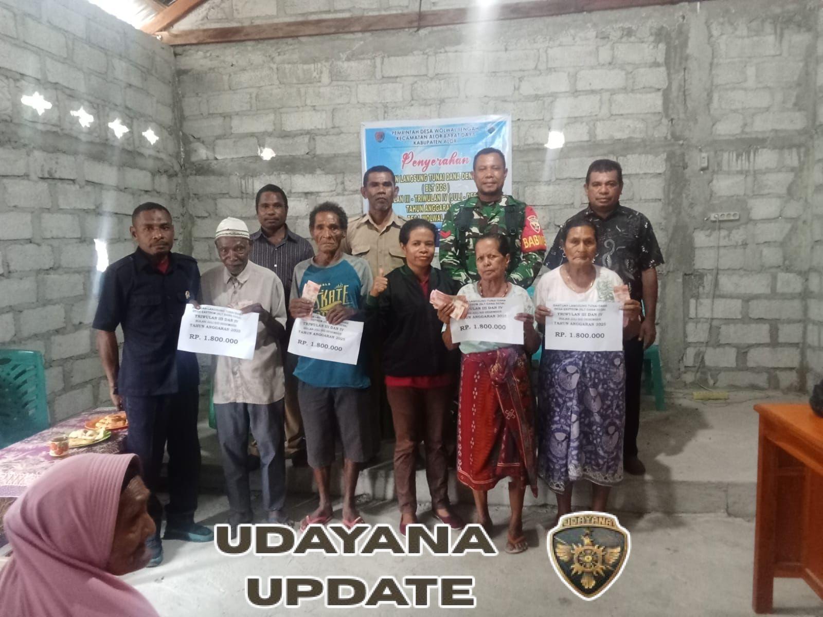 Babinsa Koramil 1622-01/Kalabahi Kawal Penyaluran BLT-DD di Desa Wolwal