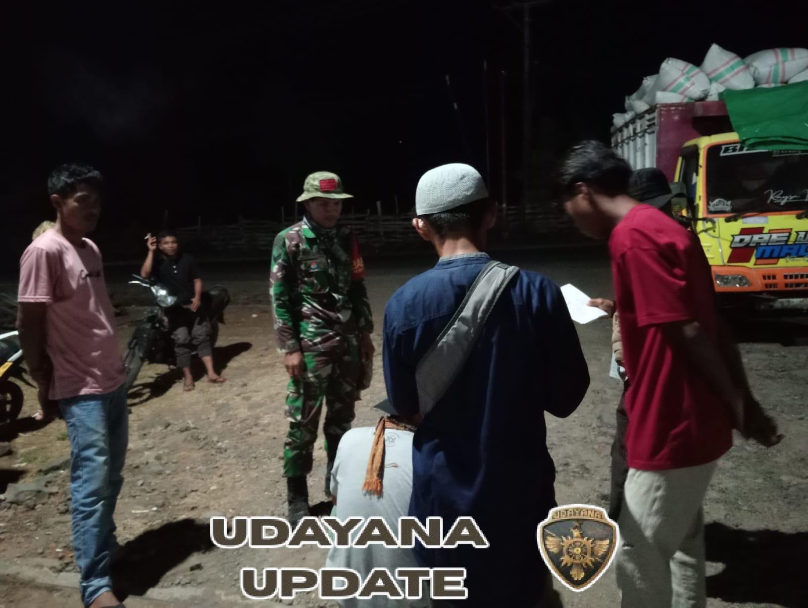 Babinsa Banggo Laksanakan Patroli dan Ronda Malam di Dusun Mpongge
