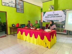 Babinsa Desa Seteluk Atas Hadiri Sosialisasi Desa Layak Anak, Dorong Terwujudnya Lingkungan Aman untuk Tumbuh Kembang Anak