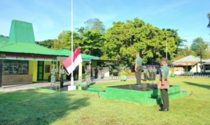 Upacara Pengibaran Bendera di Makodim 1618/TTU Jadi Sarana Pembinaan Karakter Prajurit