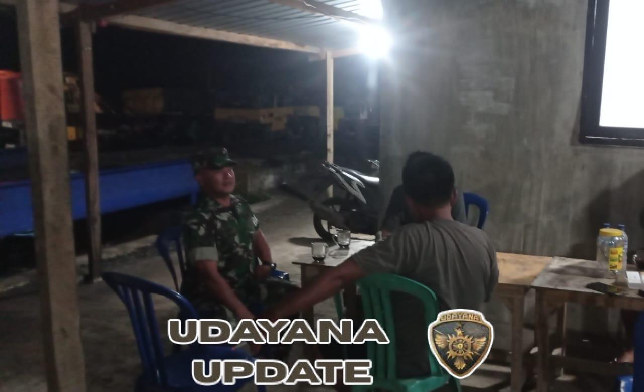 Babinsa Koramil Jereweh Gelar Patroli Malam, Wujudkan Situasi Wilayah Kondusif