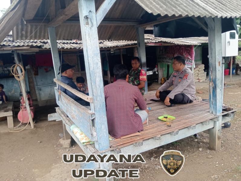 Babinsa Koramil Poto Tano Laksanakan Komsos dan Monitoring Wilayah Desa Tambaksari