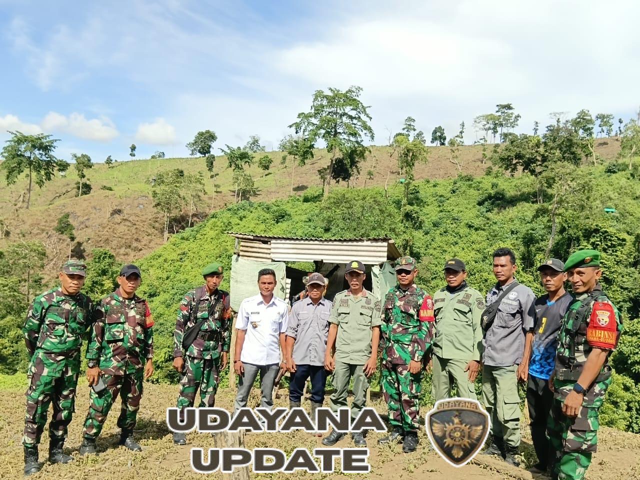 Babinsa Koramil 1614-01/Dompu Terjun Langsung Awasi Perlindungan Mata Air Karamabura