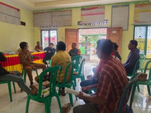 Babinsa Desa Mantar Laksanakan Komsos dan Monitoring Wilayah Binaan