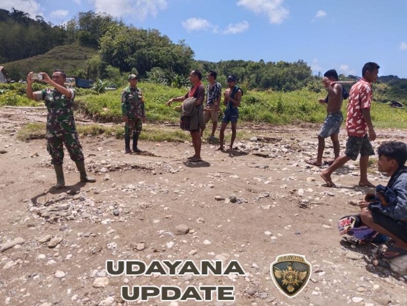 Danramil 02/Walakaka Tinjau Lokasi Rencana Pembangunan Jembatan Penghubung Dua Desa