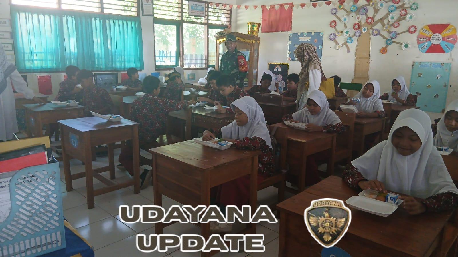 Babinsa Kelurahan Kuang Dampingi Program Makan Sehat Bergizi di SDN 12 Taliwang