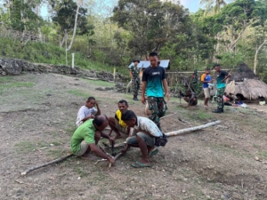 Terangi Perbatasan, Satgas Pamtas Yonarhanud 2 Kostrad Bangun Fasilitas Listrik dan Lampu di Perbatasan
