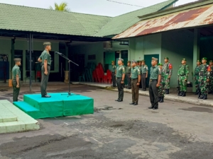 Kodim 1619/Tabanan Gelar Upacara Pengibaran Bendera, Dandim Tekankan Disiplin Prajurit