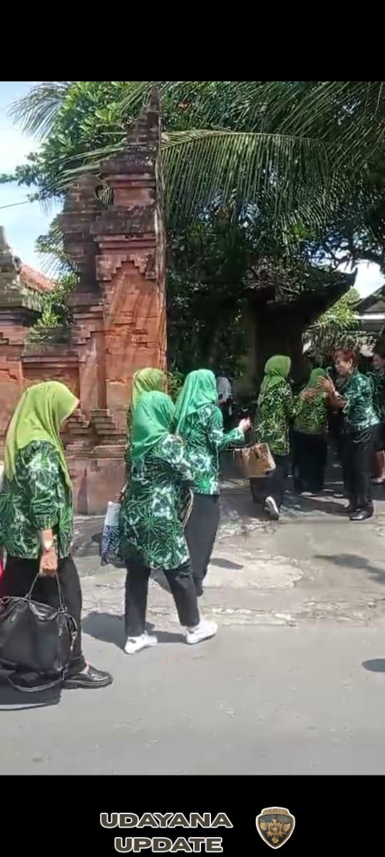 Babinsa Kamasan Atensi Kunker Ketua Organisasi Gerakan Wanita Sejahtera Nusantara Pusat