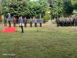 Sinergi TNI-Sipil di Buleleng: Anggota Koramil 1609-08/Gerokgak Hadiri Upacara HUT KORPRI ke-54 di MAN Patas