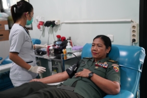 Kowad Kodam IX/Udayana Gelar Donor Darah Sambut HUT ke-64 KOWAD