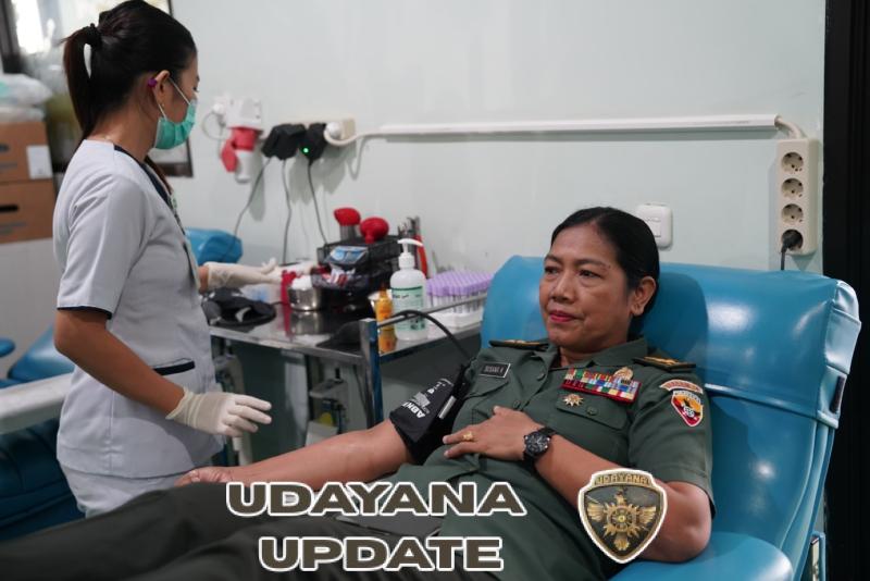 Kowad Kodam IX/Udayana Gelar Donor Darah Sambut HUT ke-64 KOWAD