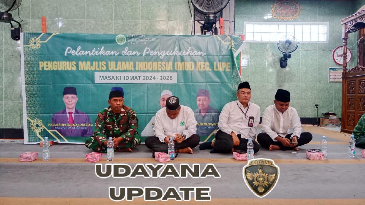 Babinsa Sertu Dwi Hermawan Hadiri Pengajian Akbar dan Pelantikan Pengurus MUI Kecamatan Lape