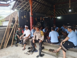 Aparat Gabungan Kawal Pujawali Di Pura Dalem Buitan Desa Adat Selisihan
