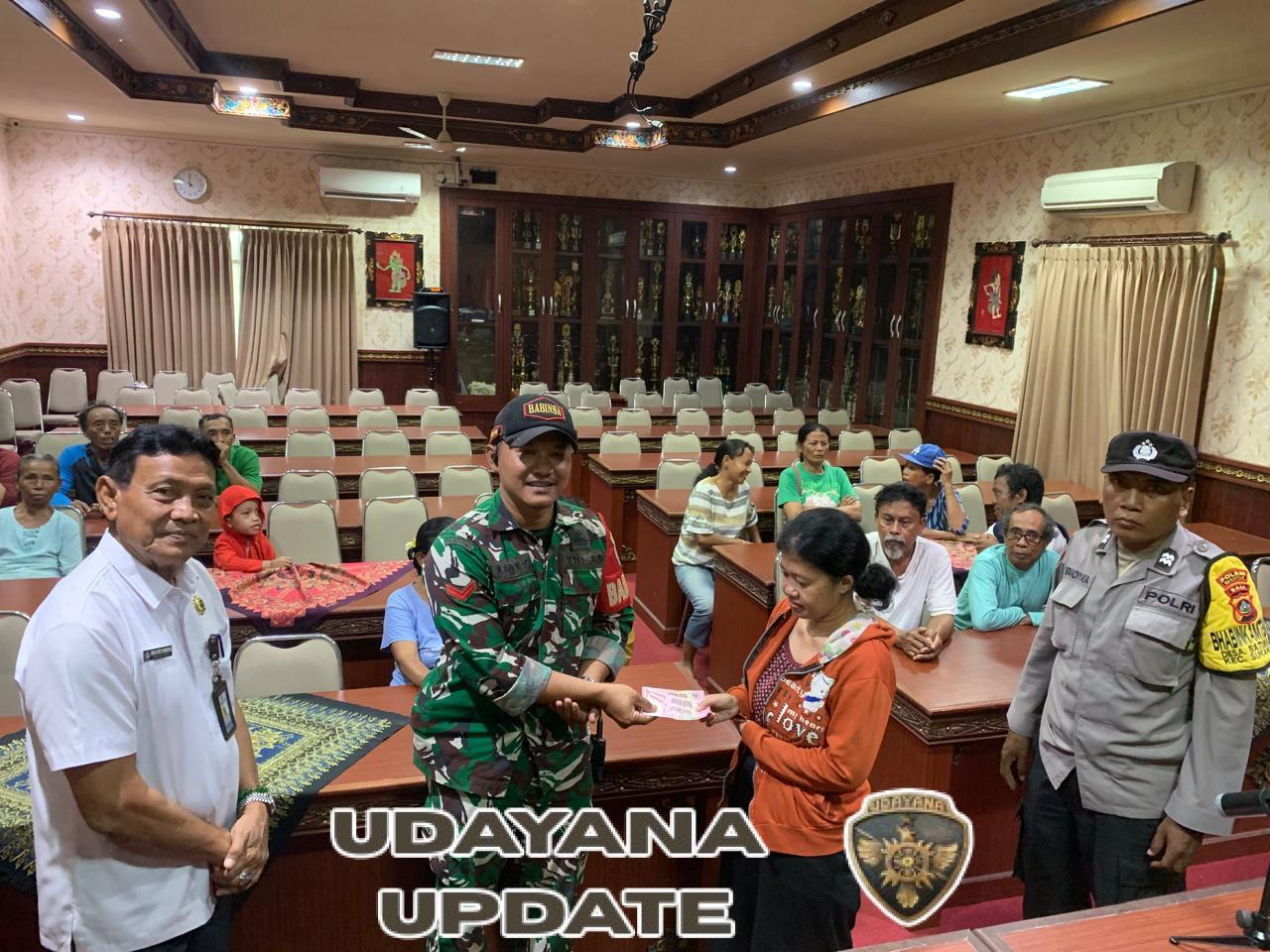 Babinsa Batubulan Dampingi Penyerahan dan Pencairan BLT–DD Desember 2025