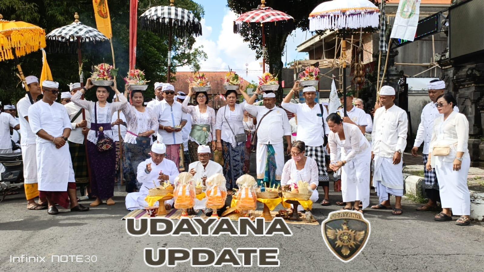 Personel Kodim Tabanan Gelar Persembahyangan pada Upacara Piodalan Pura Makodim