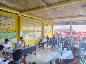 Babinsa Batumadeg Monitoring Pembentukan Panitia Pemilihan Perangkat Desa