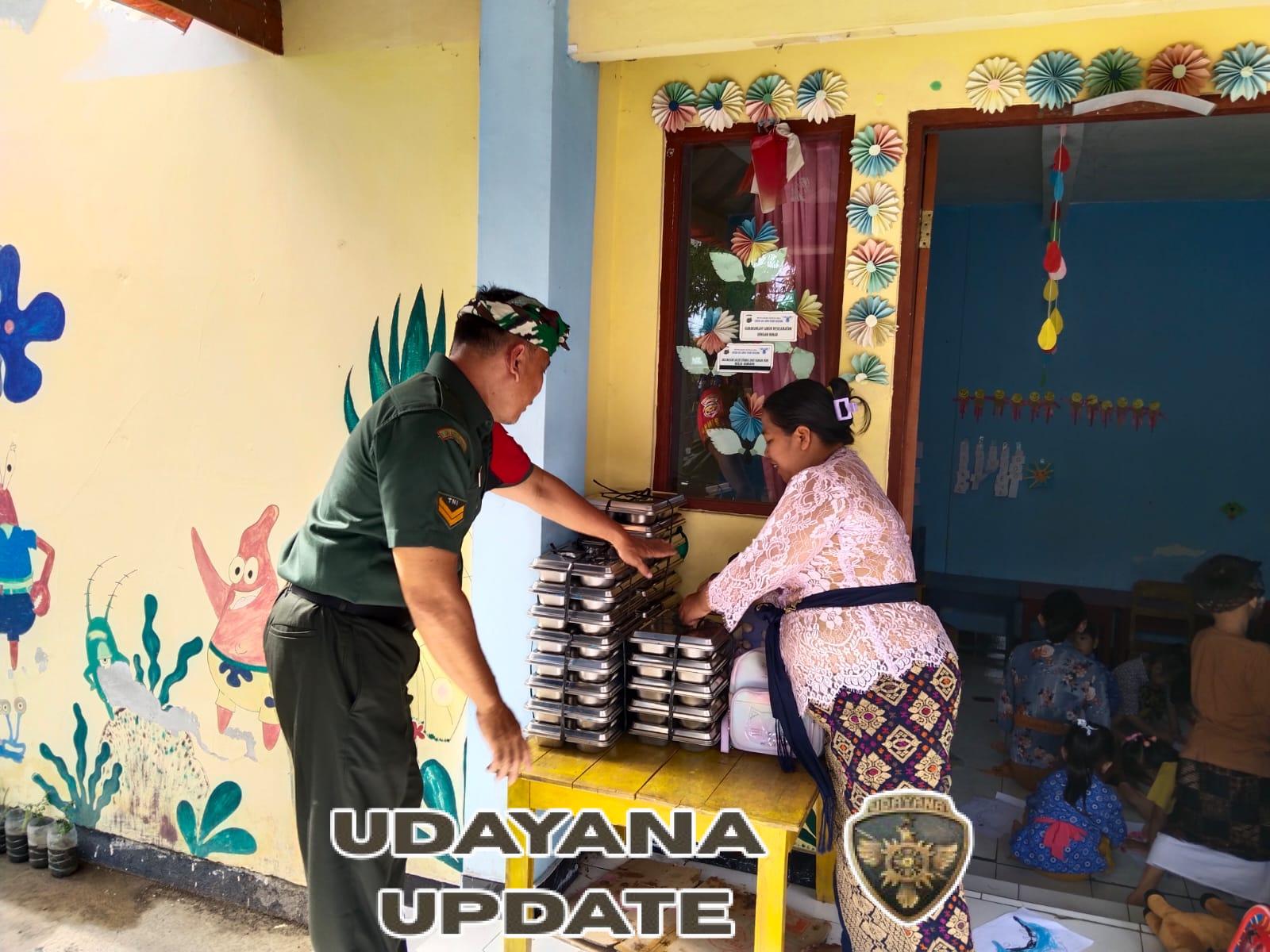 Babinsa Pemaron Turun Langsung Awasi Penyaluran Ribuan Paket Makanan Bergizi Gratis untuk Siswa”