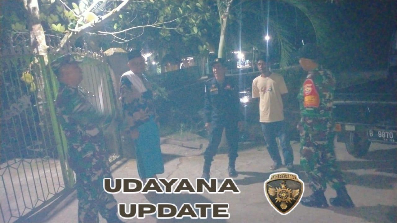 Cegah Potensi Gangguan Kamtibmas, Babinsa Lakukan Patroli Malam Keliling Wilayah
