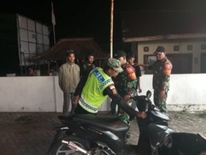 Babinsa Koramil 08/Pratim Gelar Patroli Malam Bersama Aparat Desa