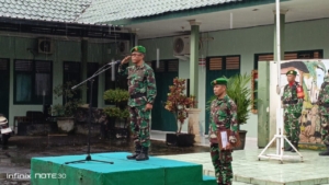 Hujan Tak Surutkan Semangat, Kodim 1619/Tabanan Tetap Gelar Upacara Bendera Mingguan