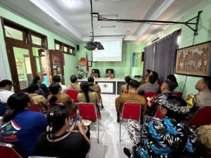 Babinsa Klumpu Hadiri Lokakarya Mini Lintas Sektor Triwulanan Di UPTD Puskesmas Nusa Penida III
