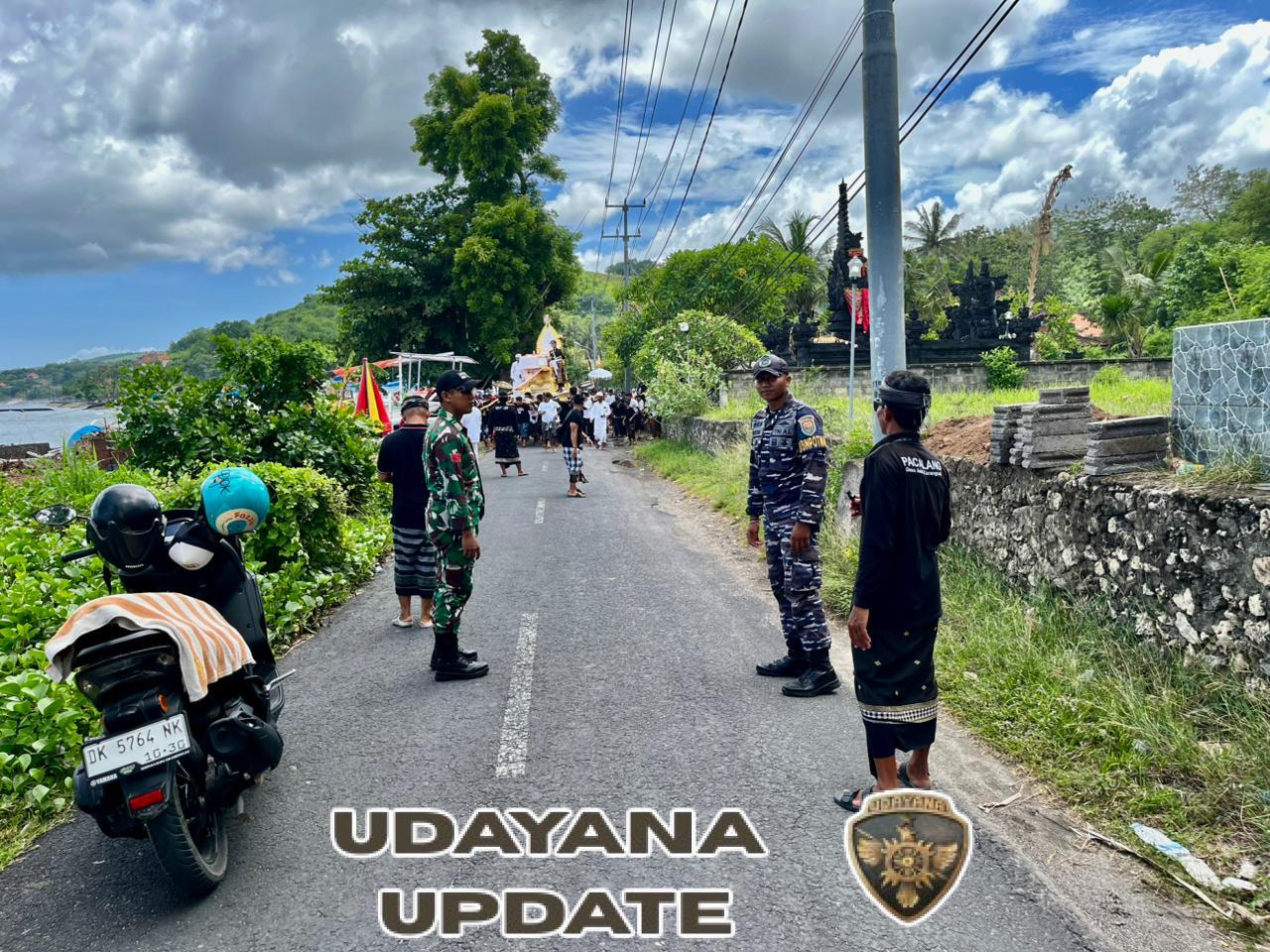 Babinsa Suana Bersinergi Kawal Ketat Upacara Pengabenan Di Dusun Karangsari