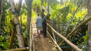 Sukseskan Program Presiden RI, Dandim Klungkung Turun Langsung Tinjau Jembatan Sementara Di Dusun Kaleran