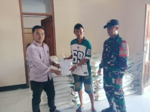 Serda Suparman Pastikan Penyaluran Bantuan Nasional Berjalan Tertib di Lopok Beru