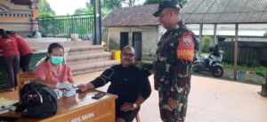 Babinsa Desa Sulahan Dampingi Kegiatan Posyandu Ibu, Balita, dan Lansia