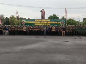 1.392 Siswa Dikmata Resmi Masuki Gerbang Prajurit: Babinsa Kawal Khidmat Upacara Pembukaan di Secata Rindam IX/Udayana