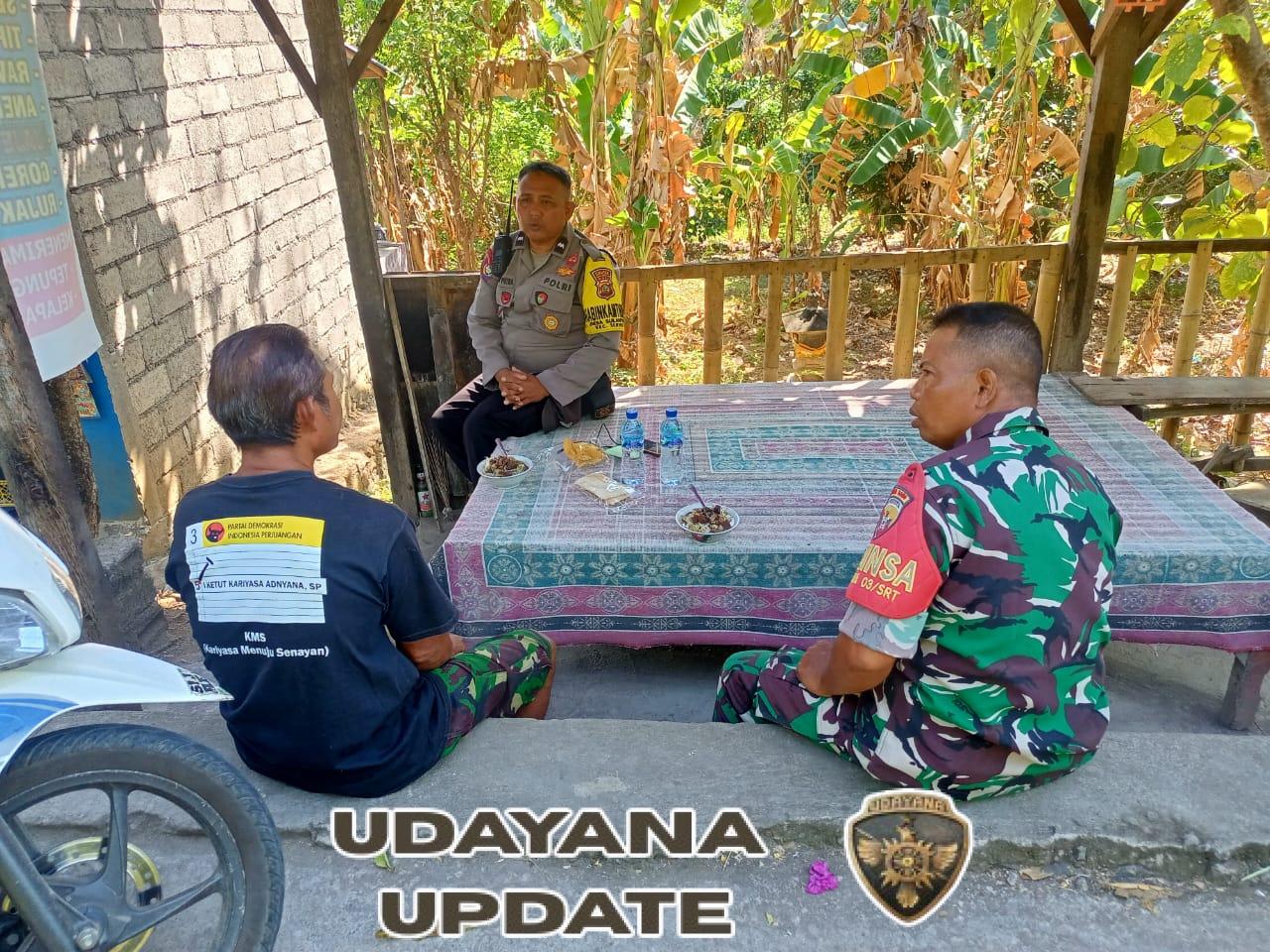 Pererat Sinergitas TNI–Polri, Babinsa dan Bhabinkamtibmas Laksanakan Komsos Bersama Warga Desa Sulanyah