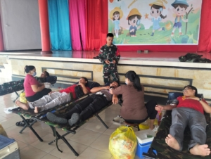 Dandim Klungkung Kerahkan Personel, Ikut Serta Donor Darah HUT Ke 50 Yayasan Suka Duka Tulus Hati Klungkung