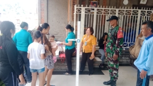 Babinsa Semarapura Kangin Dampingi Kegiatan Posyandu Balita