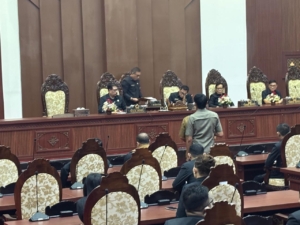 Danramil Ubud Hadiri Rapat Paripurna DPRD Gianyar, Dukung Penetapan 6 Raperda dan 2 Raperda Percepatan