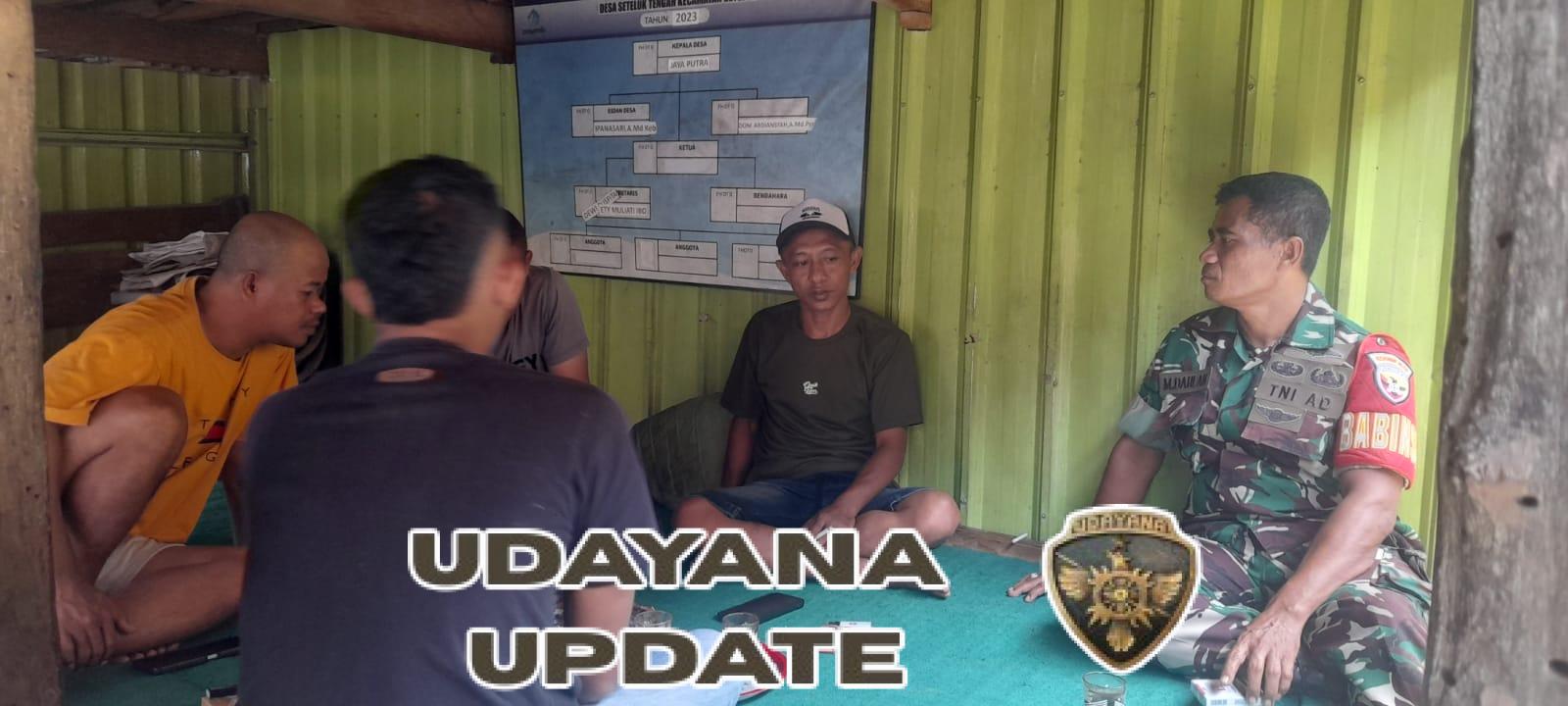 Babinsa Koramil 1628-03/Seteluk Laksanakan Komsos, Ciptakan Wilayah Aman dan Kondusif