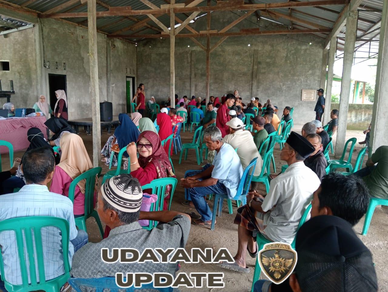 Babinsa Koramil Seteluk Laksanakan Monitoring dan Pendampingan Pembagian Kartu KSB Maju di Desa Seran