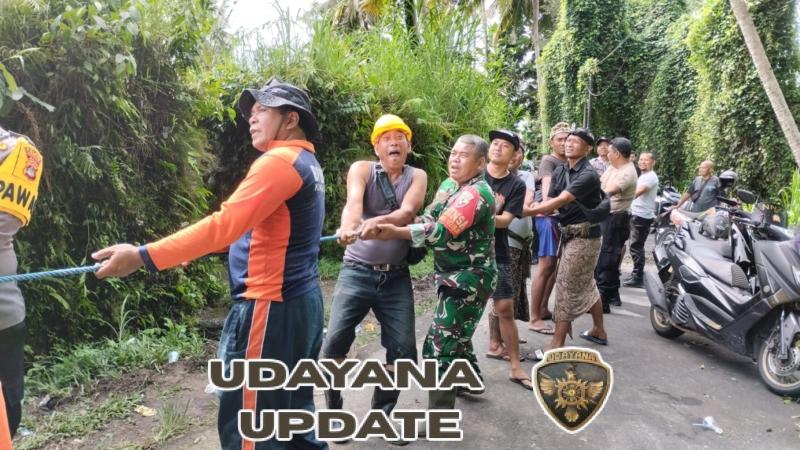 Babinsa Desa Jagaraga Bersama Koramil 1609-09/Sawan Gotong Royong Bangun RTLH Warga*