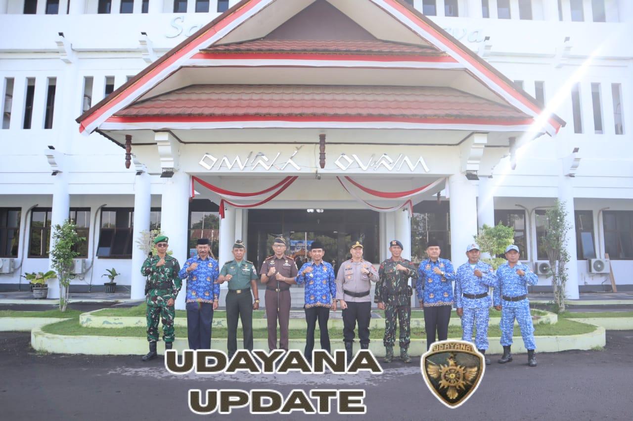 Semangat Kebersamaan, Kasdim 1607/Sumbawa Ikuti Upacara HUT ke-67 Provinsi NTB