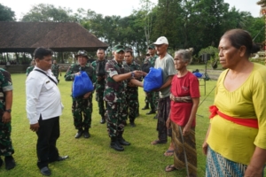 Kegiatan Gerak Jalan Peleton Beranting Yudawastu Pramuka Jaya, Kasrem 163/WSA Bagikan Sembako dan Tabur Bunga di TMP Pancaka Thirta Tabanan