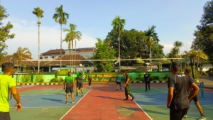 Bina Fisik Tetap Prima, Prajurit Kodim Klungkung Gelar Olahraga Bola Voli