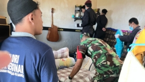 Babinsa Koramil 1626-01/Bangli Dampingi Razia dan Tes Urine di Rutan Kelas IIB Bangli Jelang Nataru