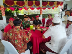 Danramil 1609-09/Sawan Hadiri Upacara Pelebonan dan Maligia di Desa Sawan