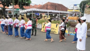 Babinsa Kelurahan Kawan Amankan Pelaksanaan Upacara Bhuta Yadnya Nangluk Merana