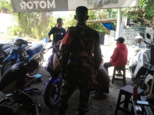 Eratkan Silahturahmi Dan Hubungan Harmonis, Babinsa Batununggul Gencarkan Komsos