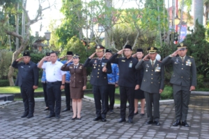 Mayor Inf I Gede Astawa Wakili Kodim 1616/Gianyar pada Upacara Hari Bela Negara dan Hari Ibu 2025